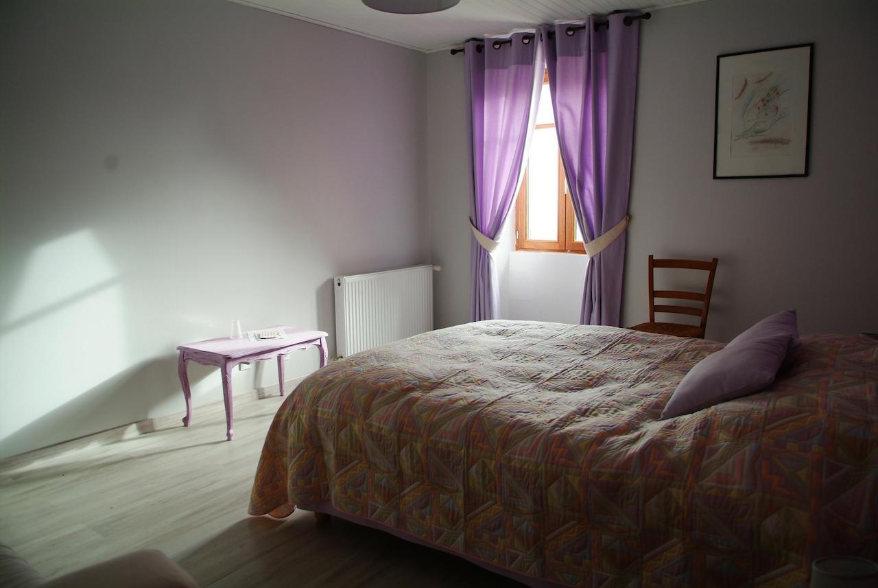 Bed and Breakfast Domaine Des Aloets Moire Zimmer foto